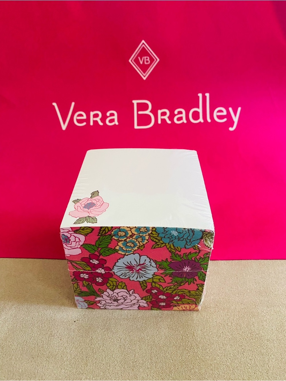 Vera Bradley Printed Note Cube NWT Vibrant Gardenia. 550 sheets
